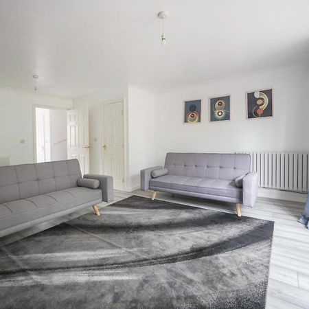 House-Sleeps7-Parking-Garden-Sportschannels 메이드스톤 외부 사진